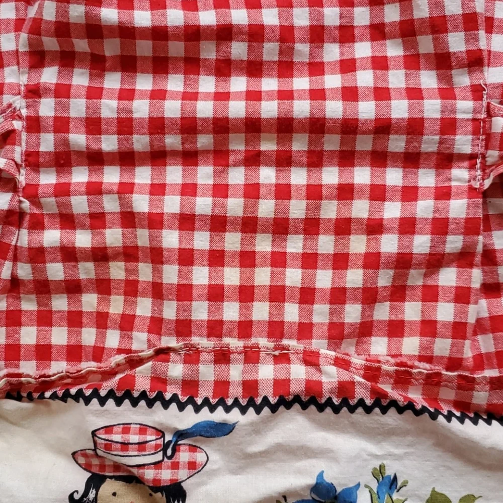 Vintage handmade smock apron with pockets